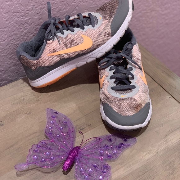 Nike shoes - Picture 6 of 8